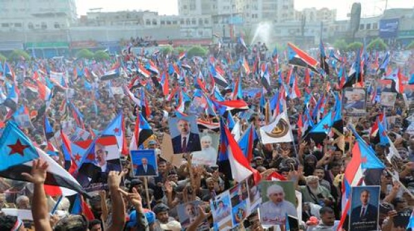 اليمن تظاهرات حاشدة تأييدا للانتقالي الجنوبي ومشروعه السياسي ورفضا للوصاية والتدخل الخارجي اليمن تظاهرات حاشدة تأييدا للانتقالي الجنوبي ومشروعه السياسي ورفضا للوصاية والتدخل الخارجي