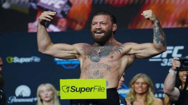 خلال دقيقة واحدة فقط ماكغريغور يخسر أول نزال له في ufc بعد غياب 5 سنوات فيديو خلال دقيقة واحدة فقط ماكغريغور يخسر أول نزال له في ufc بعد غياب 5 سنوات فيديو