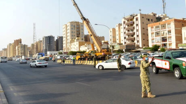 الجيش الكويتي يعلن التصدي لأهداف جوية معادية الجيش الكويتي يعلن التصدي لأهداف جوية معادية