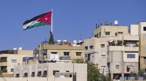 الجيش الأردني يعلن إسقاط 4 صواريخ بمجاله الجوي قادمة من إيران الجيش الأردني يعلن إسقاط 4 صواريخ بمجاله الجوي قادمة من إيران