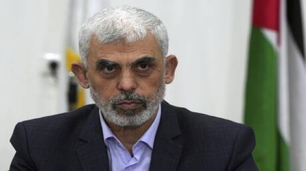 بخط يده الكشف عن تفاصيل وثيقة كتبها يحيى السنوار قبل عام من طوفان الأقصى بخط يده الكشف عن تفاصيل وثيقة كتبها يحيى السنوار قبل عام من طوفان الأقصى