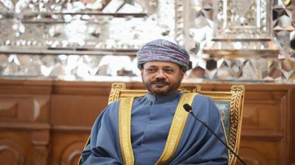وزير الخارجية العماني تجري حاليا مناقشات معقدة لبلورة ترتيب بشأن هرمز