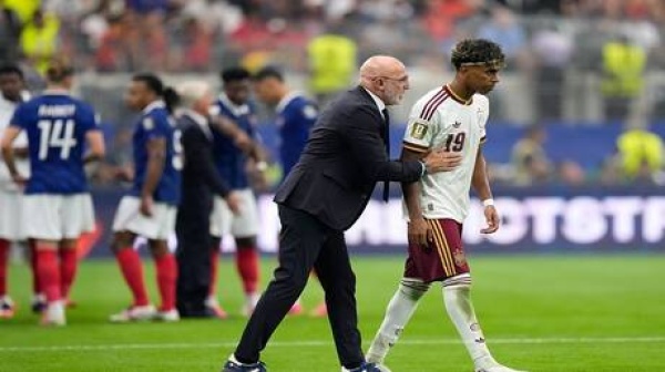 أفضل منتخب في العالم تصريحات دي لا فوينتي بعد فوز إسبانيا على فرنسا في مونديال 2026 فيديو أفضل منتخب في العالم تصريحات دي لا فوينتي بعد فوز إسبانيا على فرنسا في مونديال 2026 فيديو