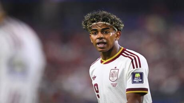 محاولة سطو على منزل لامين جمال بعد تأهل إسبانيا إلى نهائي كأس العالم محاولة سطو على منزل لامين جمال بعد تأهل إسبانيا إلى نهائي كأس العالم