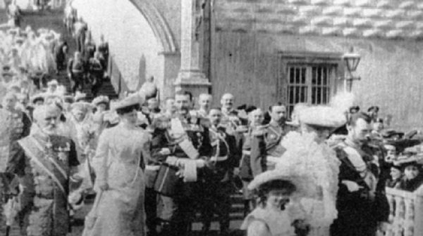 افتتاح معرض في يكاترينبورغ يوثق مراسم تتويج القياصرة الروس في القرن التاسع عشر