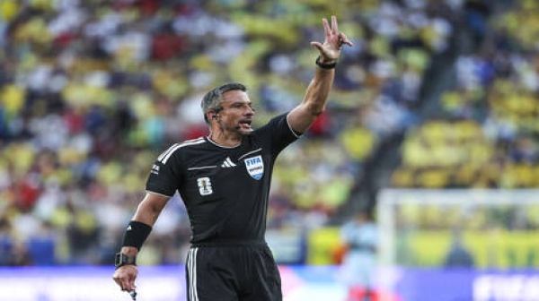 حكم مواجهة نهائي مونديال 2026 ينهار لحظة اختياره فيديو حكم مواجهة نهائي مونديال 2026 ينهار لحظة اختياره فيديو