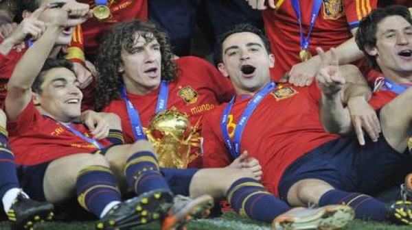 بسبب زيارة لإيران بطل مونديال 2010 يستنجد بترامب قبل نهائي كأس العالم بسبب زيارة لإيران بطل مونديال 2010 يستنجد بترامب قبل نهائي كأس العالم
