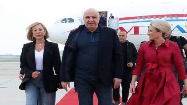 وصول الرئيس اللبناني وزوجته إلى الولايات المتحدة فيديو وصول الرئيس اللبناني وزوجته إلى الولايات المتحدة فيديو