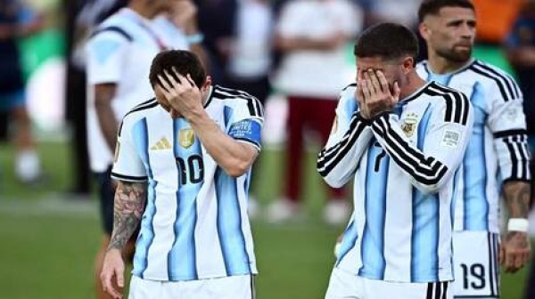 رد فعل ميسي بعد هدف إسبانيا القاتل في شباك الأرجنتين فيديو صور رد فعل ميسي بعد هدف إسبانيا القاتل في شباك الأرجنتين فيديو صور