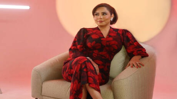 شيرين تقاضي مدير صفحاتها السابق استولى على حساباتي وأرباحي شيرين تقاضي مدير صفحاتها السابق استولى على حساباتي وأرباحي