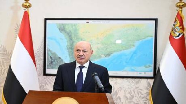 اليمن العليمي يدعو إلى التحام وطني شامل في معركة استعادة مؤسسات الدولة و إنهاء الانقلاب اليمن العليمي يدعو إلى التحام وطني شامل في معركة استعادة مؤسسات الدولة و إنهاء الانقلاب