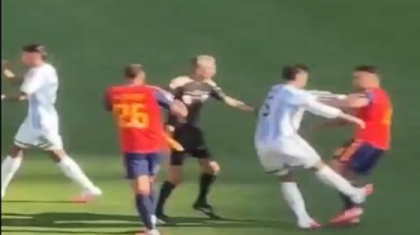 أول تحرك من الفيفا بعد فوضى نهائي المونديال بين الأرجنتين وإسبانيا أول تحرك من الفيفا بعد فوضى نهائي المونديال بين الأرجنتين وإسبانيا