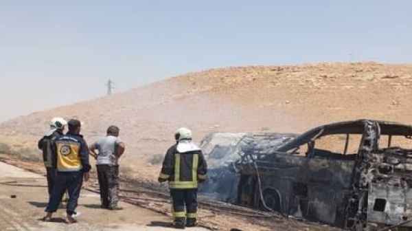 سوريا 19 قتيلا و27 مصابا في تصادم باص ركاب وآخر تابع للداخلية فيديو سوريا 19 قتيلا و27 مصابا في تصادم باص ركاب وآخر تابع للداخلية فيديو