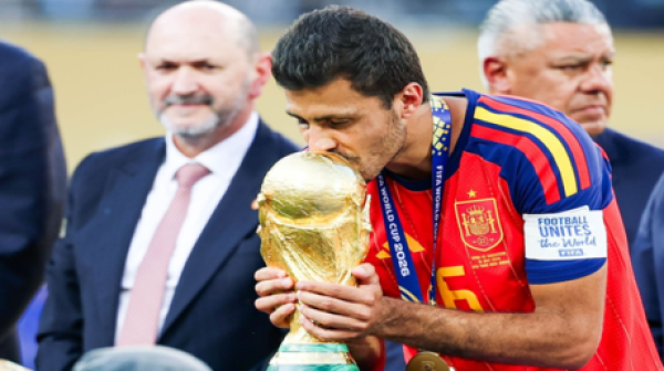 باريس سان جيرمان يدخل سباق التعاقد مع رودري نجم مانشستر سيتي باريس سان جيرمان يدخل سباق التعاقد مع رودري نجم مانشستر سيتي