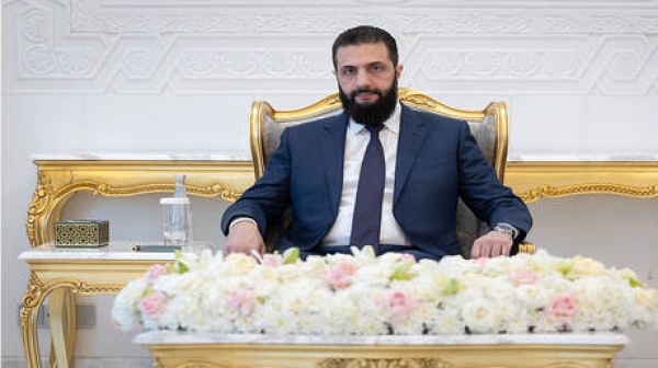 سوريا الشرع يقدم التعازي بضحايا حادث طريق دمشق ديرالزور سوريا الشرع يقدم التعازي بضحايا حادث طريق دمشق ديرالزور