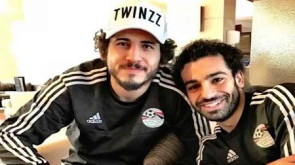 رسالة مؤثرة من محمد صلاح إلى أحمد حجازي بعد اعتزاله صورة