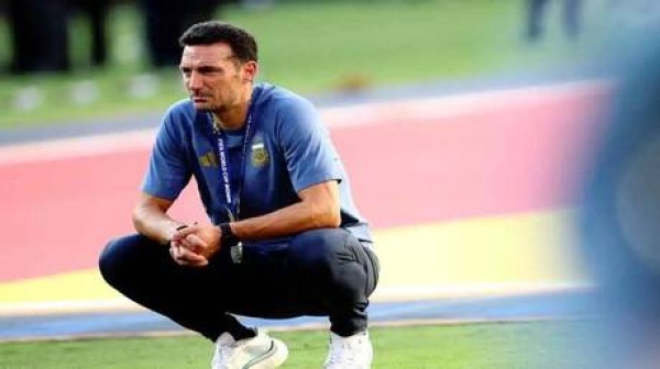 رسالة مؤثرة من سكالوني إلى جماهير الأرجنتين بعد خسارة نهائي كأس العالم