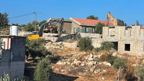 الضفة الغربية على حافة الانفجار فلسطينيون يتصدون لهجمات المستوطنين والجيش الإسرائيلي