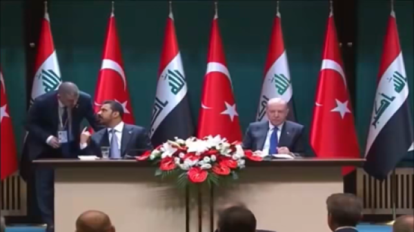 رئيس الوزراء العراقي يوجه انتقادا علنيا لأحد وزرائه خلال مؤتمر صحفي مع أردوغان