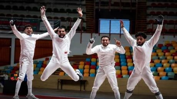 بعد الفوز على اسرائيل وزير الرياضة المصري يهنئ أبطال بلاده لسلاح السيف فيديو