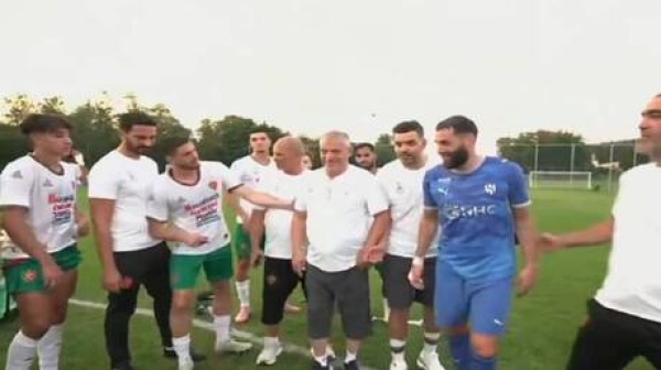 رد فعل لاعبي مولودية الجزائر تجاه بنزيما فيديو