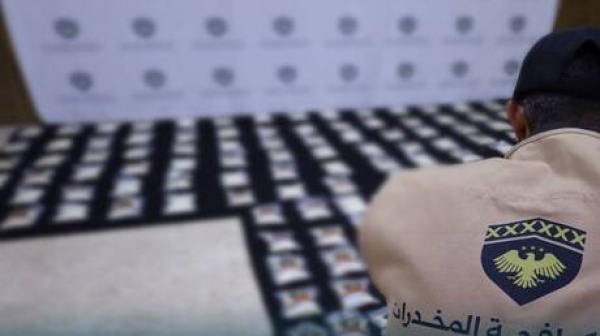 سوريا توقيف شخصين وضبط 186 ألف حبة مخدرة خلال عملية أمنية في عفرين سوريا توقيف شخصين وضبط 186 ألف حبة مخدرة خلال عملية أمنية في عفرين