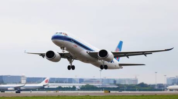 الصين تختبر نسخة مطو رة من طائرة c919 المدنية الصين تختبر نسخة مطو رة من طائرة c919 المدنية