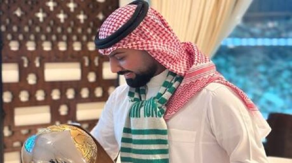تعطي المشجع كف ما ينساه فيصل زيد يشن هجوما حادا على يايسله