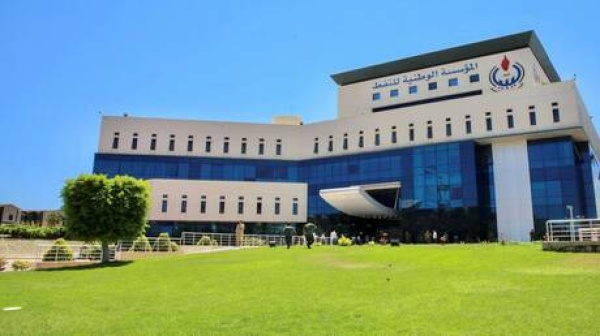 ليبيا رئيس المؤسسة الوطنية للنفط يحذر من خطر استهداف المنشآت النفطية على إمدادات الوقود