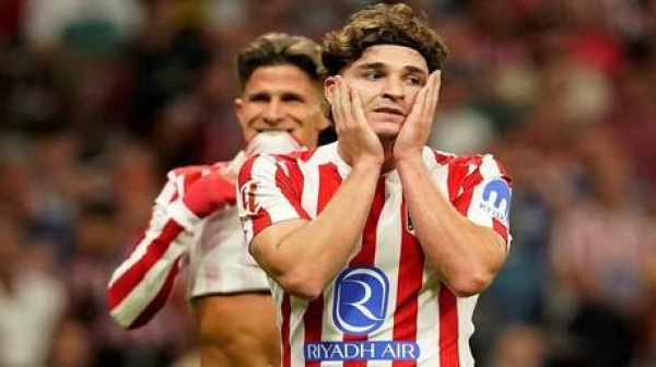 بعد إعلان رغبته بالمغادرة جوليان ألفاريز يحذر أتلتيكو مدريد ويهدد بالتصعيد