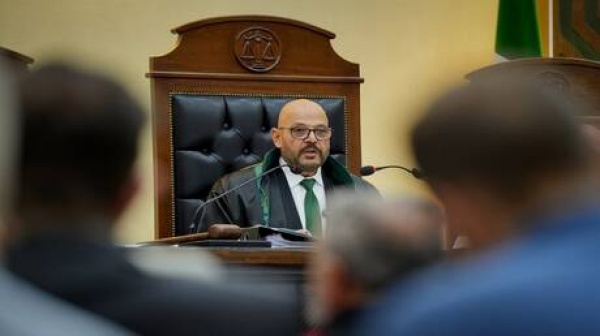 أحكام الإعدام بحق بشار الأسد وعاطف نجيب تشعل الاحتفالات في سوريا فيديو أحكام الإعدام بحق بشار الأسد وعاطف نجيب تشعل الاحتفالات في سوريا فيديو