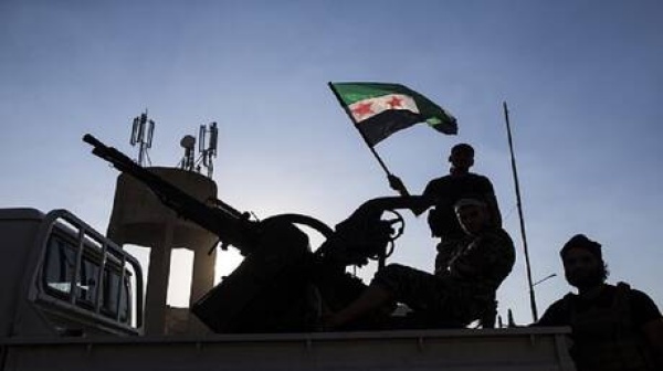 سوريا الإفراج عن اثنين من مؤسسي الجيش الحر بعد عام على توقيفهما سوريا الإفراج عن اثنين من مؤسسي الجيش الحر بعد عام على توقيفهما
