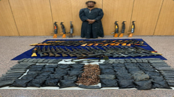 الشرطة المصرية تضبط ترسانة أسلحة في سوهاج الشرطة المصرية تضبط ترسانة أسلحة في سوهاج