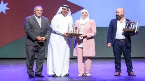 المسرح السوري يتألق في جرش زيناتي قدسية يحصد جائزتين وعبد المنعم عمايري بين المكر مين