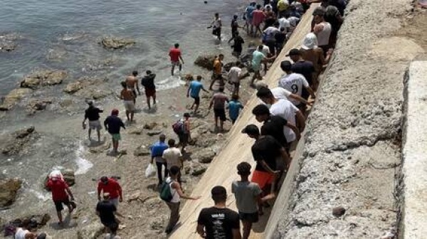 في أول تعليق رسمي الداخلية المغربية تكشف حقيقة أحداث سبتة ومليلية تضليل رقمي وشبكات اتجار بالبشر في أول تعليق رسمي الداخلية المغربية تكشف حقيقة أحداث سبتة ومليلية تضليل رقمي وشبكات اتجار بالبشر