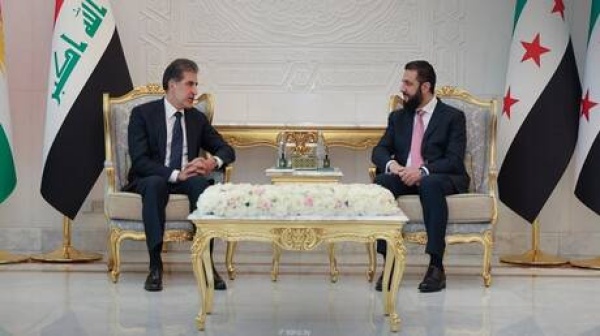 الشرع يستقبل بارزاني في دمشق ومباحثات لتعزيز التعاون الاقتصادي والتنسيق الإقليمي الشرع يستقبل بارزاني في دمشق ومباحثات لتعزيز التعاون الاقتصادي والتنسيق الإقليمي
