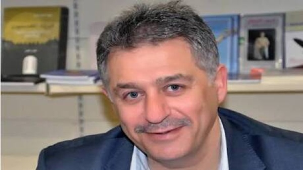 لبنان نقل السفير الفلسطيني السابق للمستشفى بعد توقيفه بتهم فساد واختلاس لبنان نقل السفير الفلسطيني السابق للمستشفى بعد توقيفه بتهم فساد واختلاس