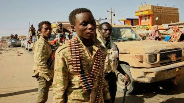 الجيش السوداني يضبط أكثر من 1300 طن من الأسلحة ويقتل قائدا في الدعم السريع الجيش السوداني يضبط أكثر من 1300 طن من الأسلحة ويقتل قائدا في الدعم السريع