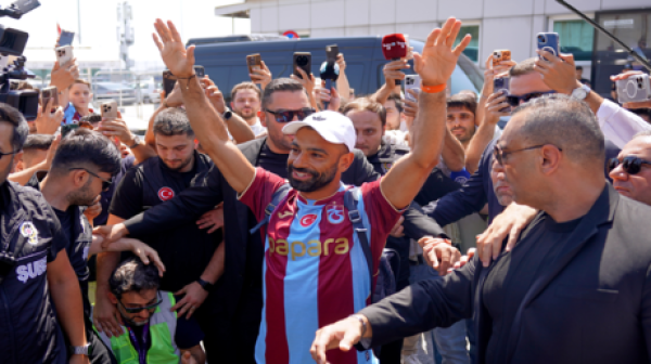 استقبال تاريخي لمحمد صلاح في طرابزون فيديو استقبال تاريخي لمحمد صلاح في طرابزون فيديو