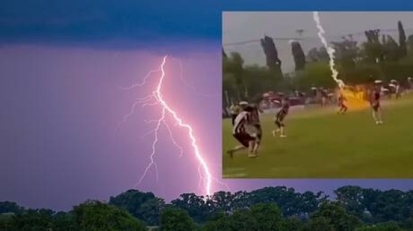 الصاعقة تضرب الملعب مباشرة وفاة لاعب شاب أمام أعين الجماهير فيديو الصاعقة تضرب الملعب مباشرة وفاة لاعب شاب أمام أعين الجماهير فيديو