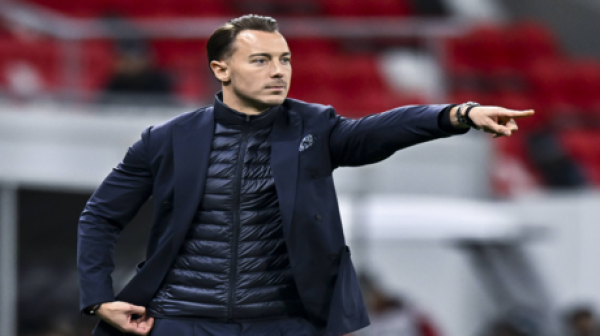 ماتياس يايسله يترك الدوري السعودي ويتولى القيادة الفنية لفريق إنجليزي بارز ماتياس يايسله يترك الدوري السعودي ويتولى القيادة الفنية لفريق إنجليزي بارز