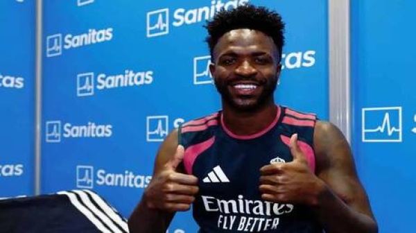 رد فعل فينيسيوس جونيور بعد تجديد عقده مع ريال مدريد صورة