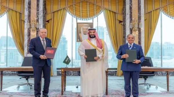 اتفاقية مكة للدفاع المشترك تفتح باب المندب أمام سيناريو جديد خبير مصري يوضح اتفاقية مكة للدفاع المشترك تفتح باب المندب أمام سيناريو جديد خبير مصري يوضح