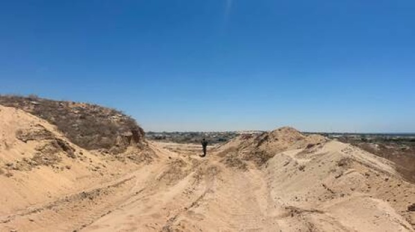 قناة 12 الجيش الإسرائيلي يبحث تنفيذ انسحابات موضعية من مناطق في غزة ونشر جنود ضمن قوات الاستقرار قناة 12 الجيش الإسرائيلي يبحث تنفيذ انسحابات موضعية من مناطق في غزة ونشر جنود ضمن قوات الاستقرار
