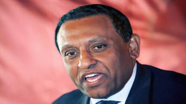 رئيس الوزراء السوداني يحدد خطين أحمرين أمام الاتحاد الإفريقي رئيس الوزراء السوداني يحدد خطين أحمرين أمام الاتحاد الإفريقي