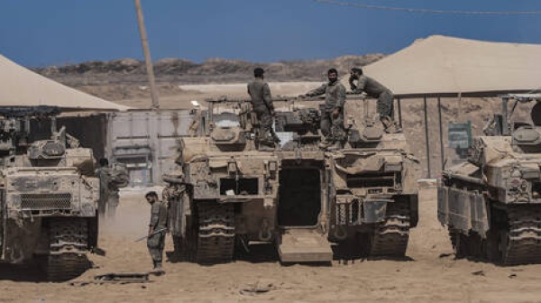 الجيش الإسرائيلي انفجار عبوة ناسفة لـ حماس في منطقة الخط الأصفر ومسلحون أطلقوا النار تجاهها الجيش الإسرائيلي انفجار عبوة ناسفة لـ حماس في منطقة الخط الأصفر ومسلحون أطلقوا النار تجاهها