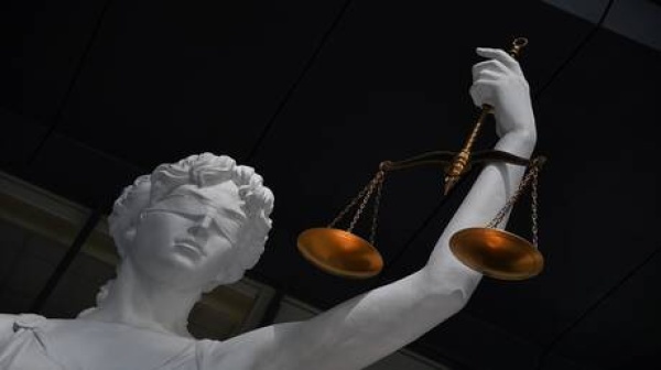 مصر محكمة شرم الشيخ تنظر في أمر احتجاز سائح روسي بتهمة التحرش بسيدة مصرية مصر محكمة شرم الشيخ تنظر في أمر احتجاز سائح روسي بتهمة التحرش بسيدة مصرية