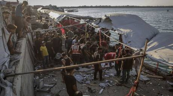 مصر وقطر وتركيا تدين الهجمات الإسرائيلية على غزة وتدعو لتنفيذ اتفاق وقف النار مصر وقطر وتركيا تدين الهجمات الإسرائيلية على غزة وتدعو لتنفيذ اتفاق وقف النار