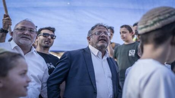 بن غفير يزور سجن الدامون ويشدد على معاناة الأسيرات الفلسطينيات بن غفير يزور سجن الدامون ويشدد على معاناة الأسيرات الفلسطينيات