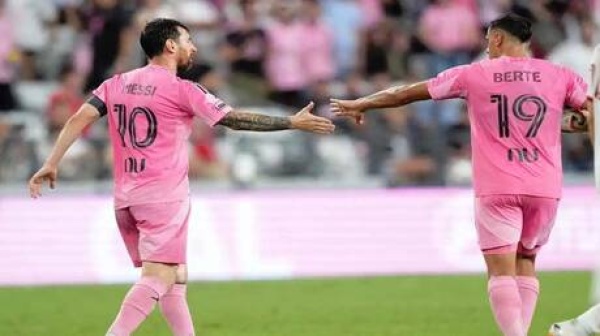 ميسي يهز شباك تورونتو في خسارة إنتر ميامي بالدوري الأمريكي فيديو ميسي يهز شباك تورونتو في خسارة إنتر ميامي بالدوري الأمريكي فيديو